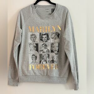 Red Carpet Noir Vintage Gray 'Marilyn Forever' Gold-Accent Crewneck Sweatshirt M